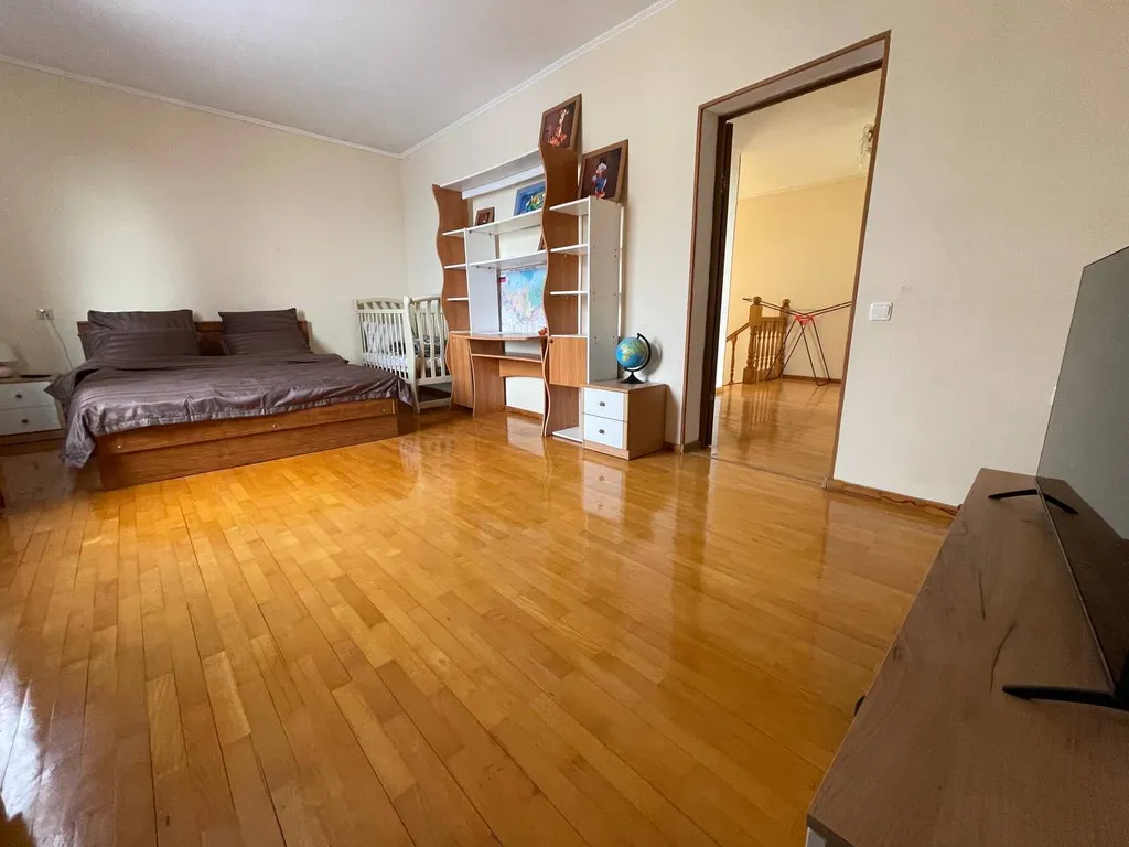 Комфортный двухэтажный дом, 9 спальных мест