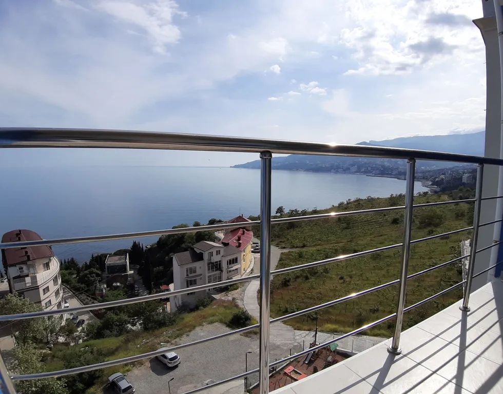 Квартира с видом на море и Ялтинскую бухту