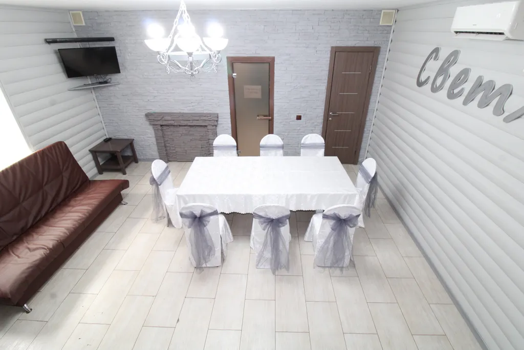 Дом для отдыха с сауной, бассейном, бильярдом