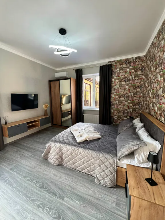 Дом в лесу с теплым бассейном и баней