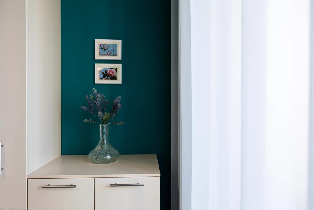 Три комнаты и два балкона в районе дендрария