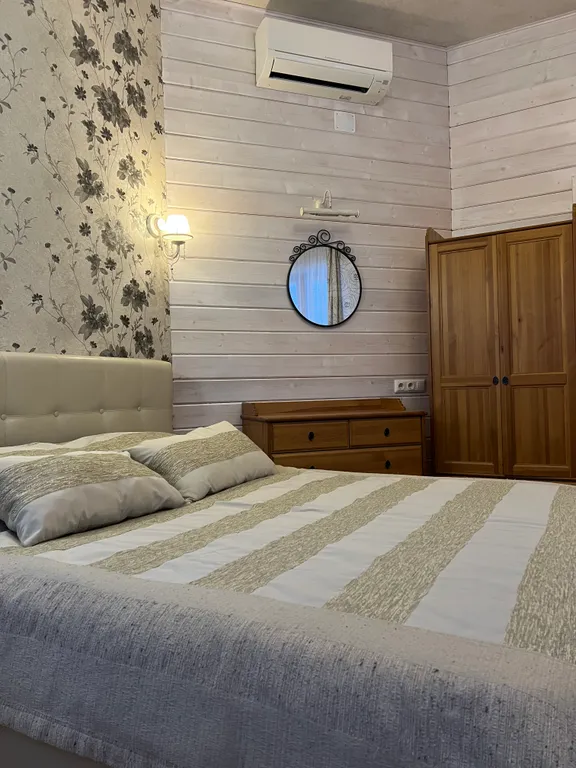 Уютный дом на берегу