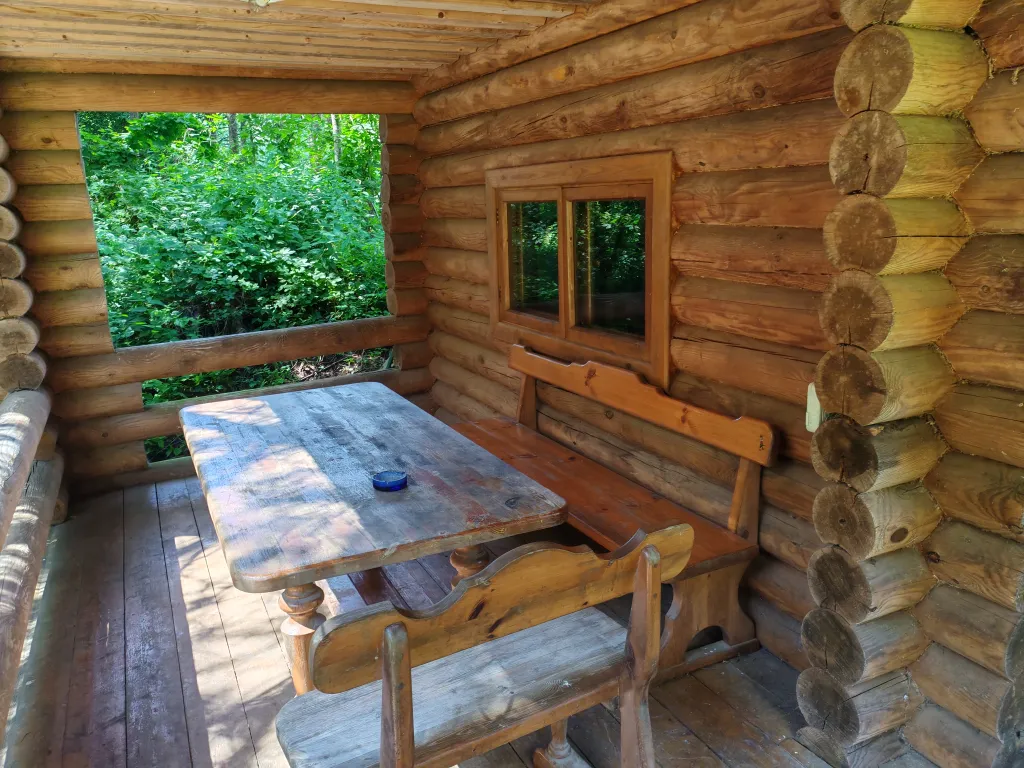 Хутор возле леса и озер