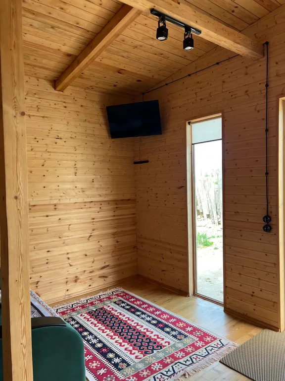 Дом целиком недалеко от моря