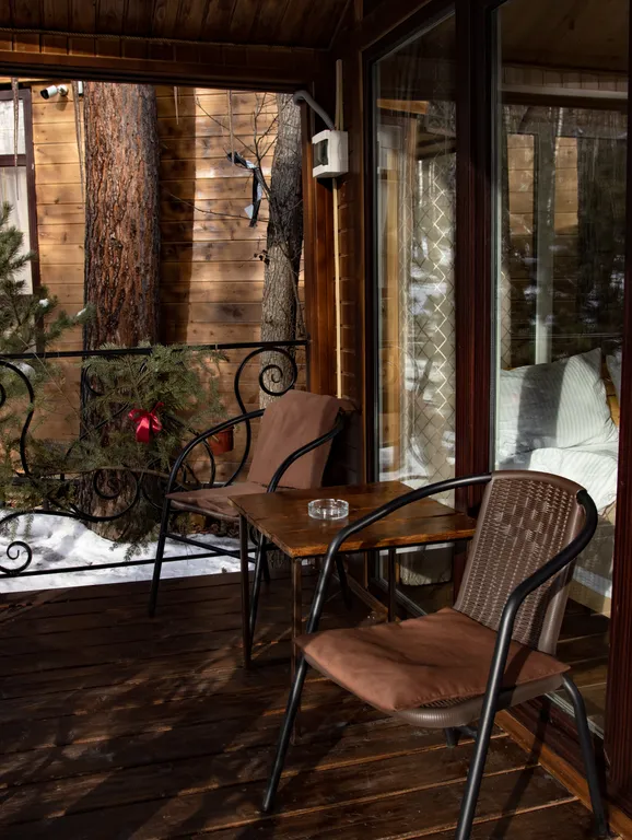 Уютный домик в чаще леса