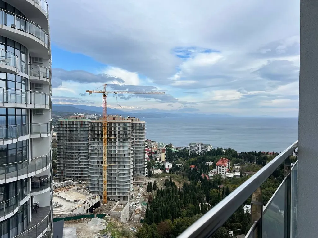 Просторные апартаменты с видом на горы и море