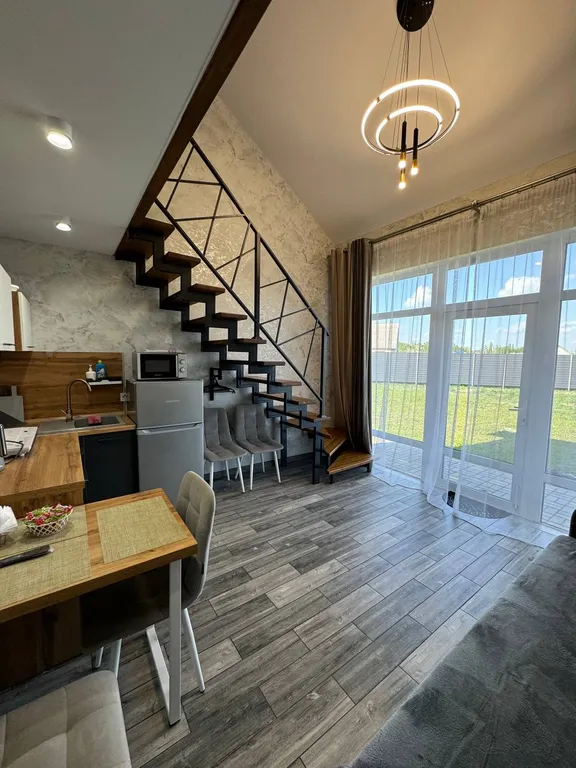 Уютная дизайнерская квартира в загородном доме