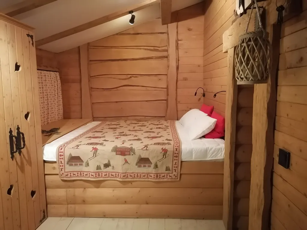 Домик в деревне с бассейном