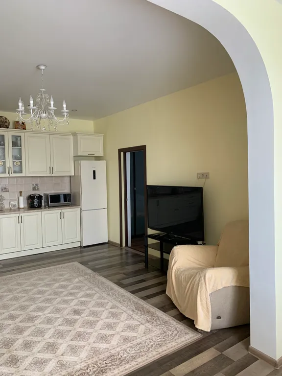 Коттедж Коттедж Просторные трехкомнатные апартаменты с двумя изолированными спальнями — Сухум