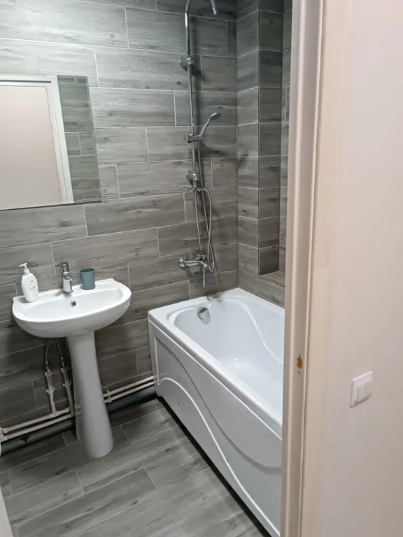 Удобная комната со всеми удобствами в центре города с евроремонтом