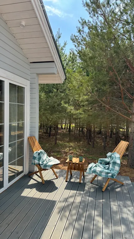 Дома из клееного бруса в хвойном лесу у Камского Моря и Семрука