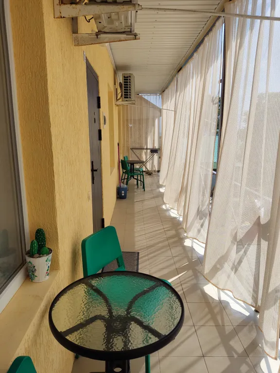 С видом на море Одри