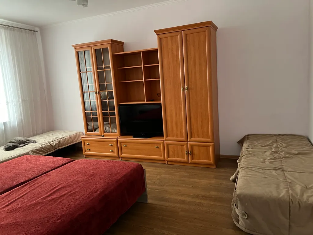 Уютный 2-х этажный дом в центре города, 650 м от моря