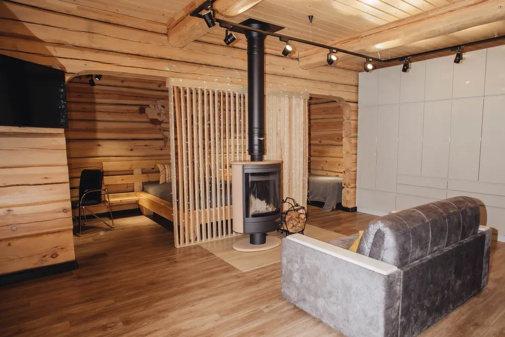 Дом с камином и панорамным видом на реку