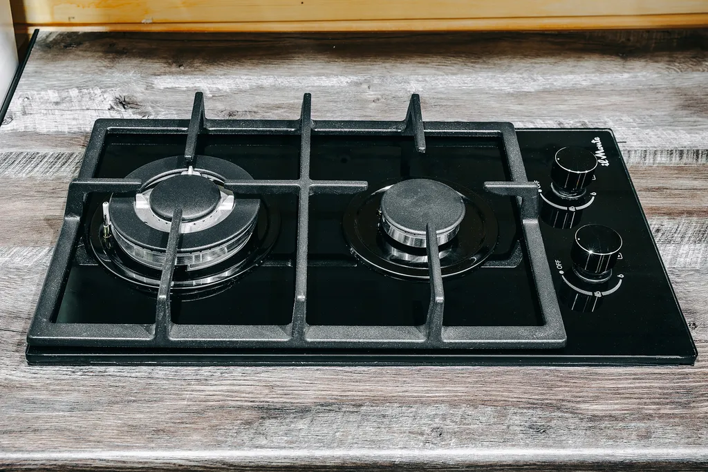 Коттедж в лесу с бассейном