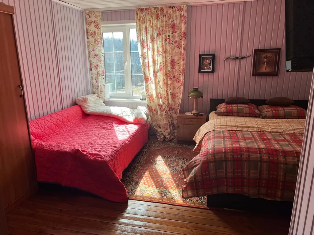 Загородный дом в лесу на Волге