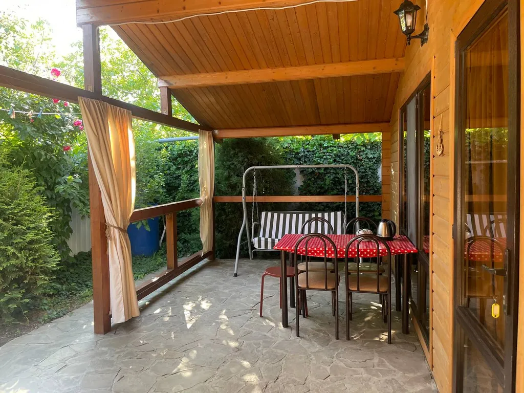 Коттедж Коттедж с террасой у моря — Кучугуры