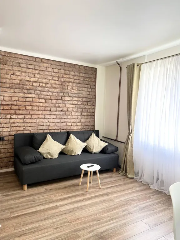 Студия Green рядом с замком от Mascaron Apartments