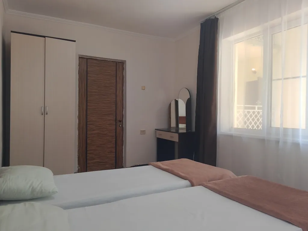 Уютное жильё с видом на горы в шаговой доступности от моря