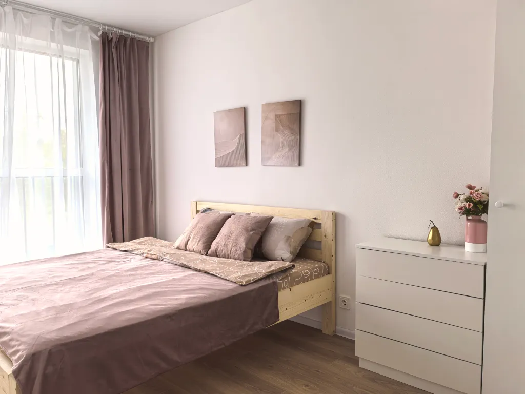 Просторная двухкомнатная квартира (Цыба и Росатом)