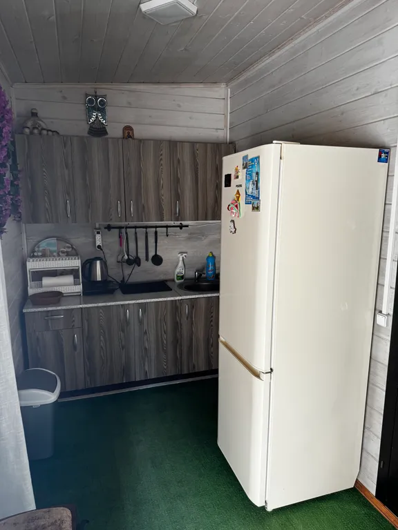 Деревянный дом на берегу Азовского моря