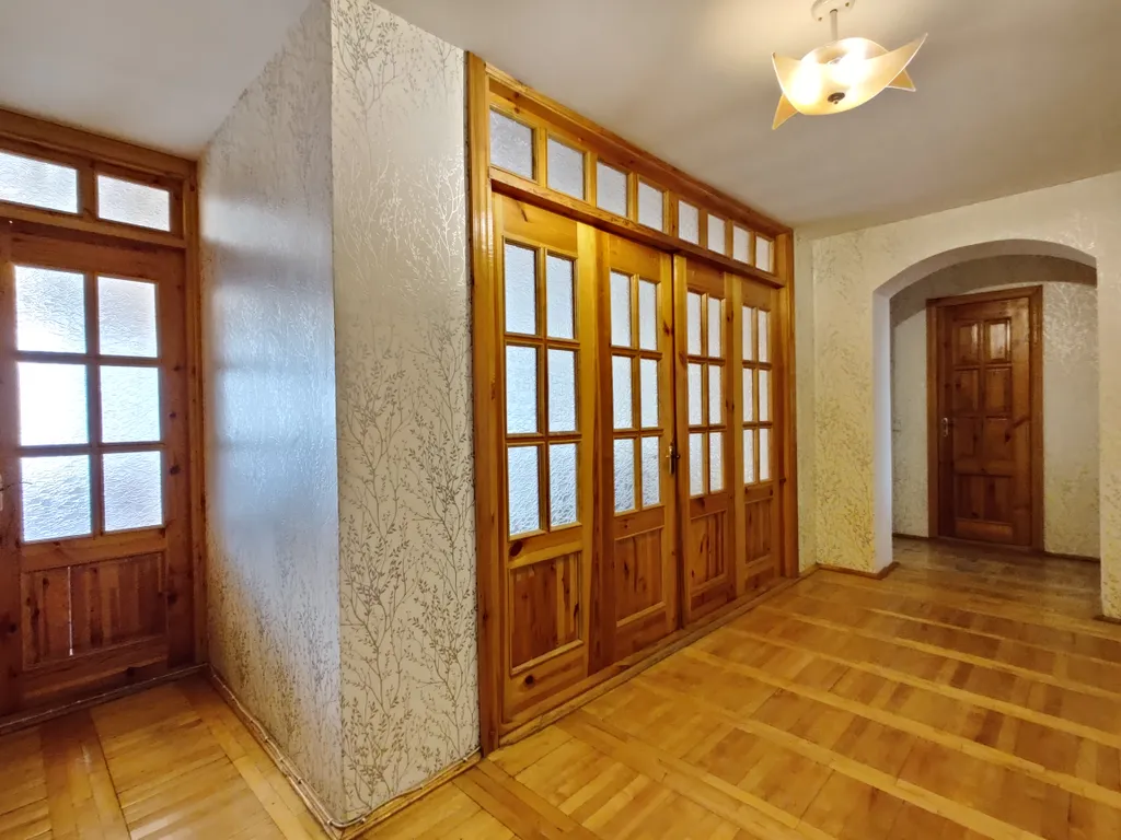 3-комнатная на площади Ленина, 6 раздельных мест