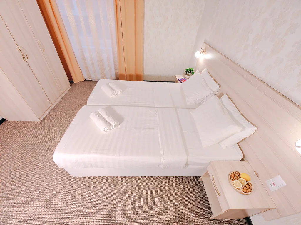 2х комнатный 5ти местный номер с боковым видом на море