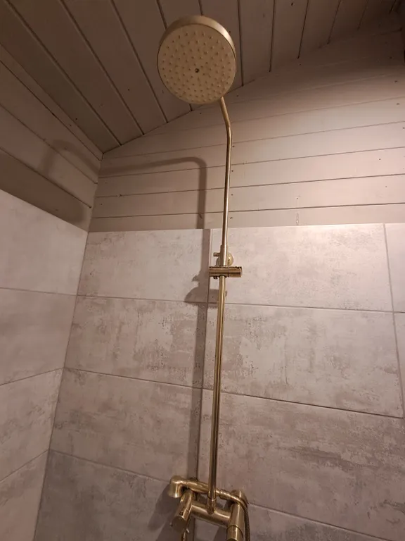 Уютный коттедж для двоих у реки в центре