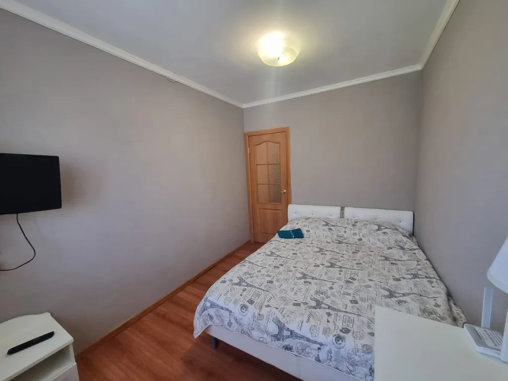 Хорошая двухкомнатная квартира для семьи или командировочных