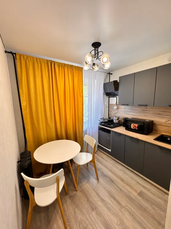 Двухкомнатная квартира в шаге от исторического центра