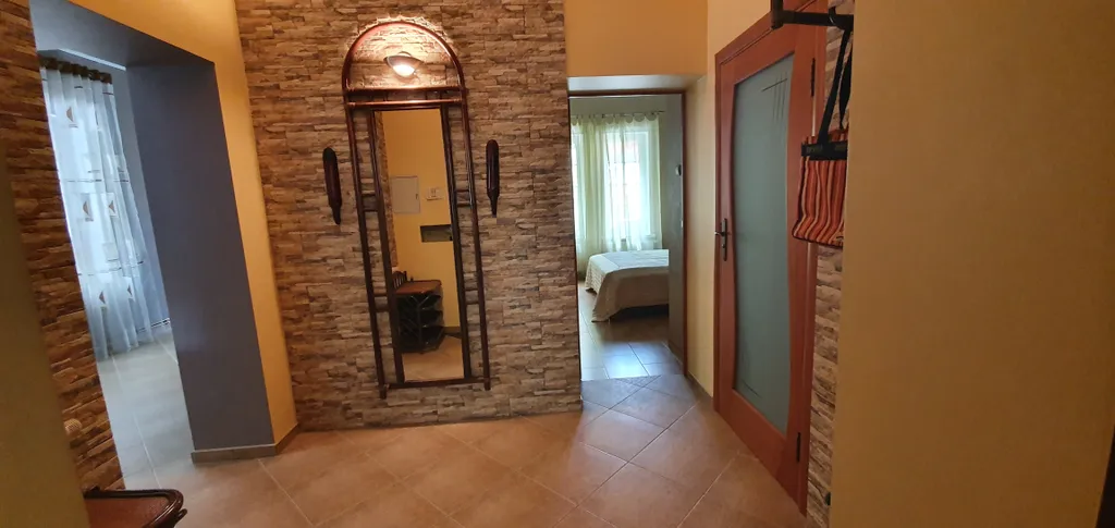 Просторная двухкомнатная квартира в курортном городе