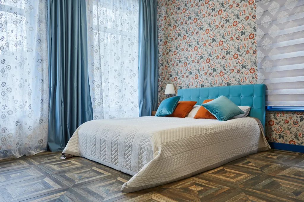 Большой коттедж с 5 спальнями, камином и террасой, Василек