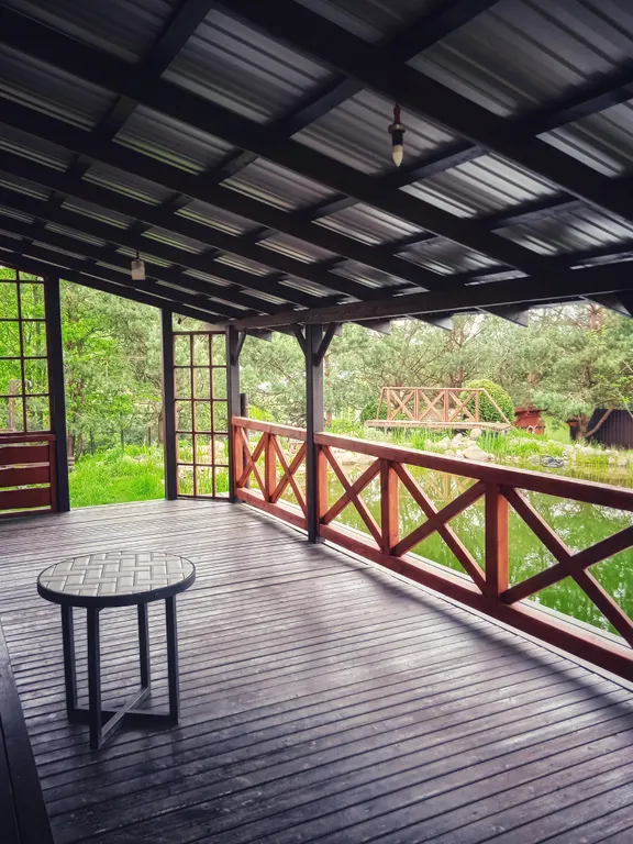 Коттедж под Минском с баней, озером, беседкой