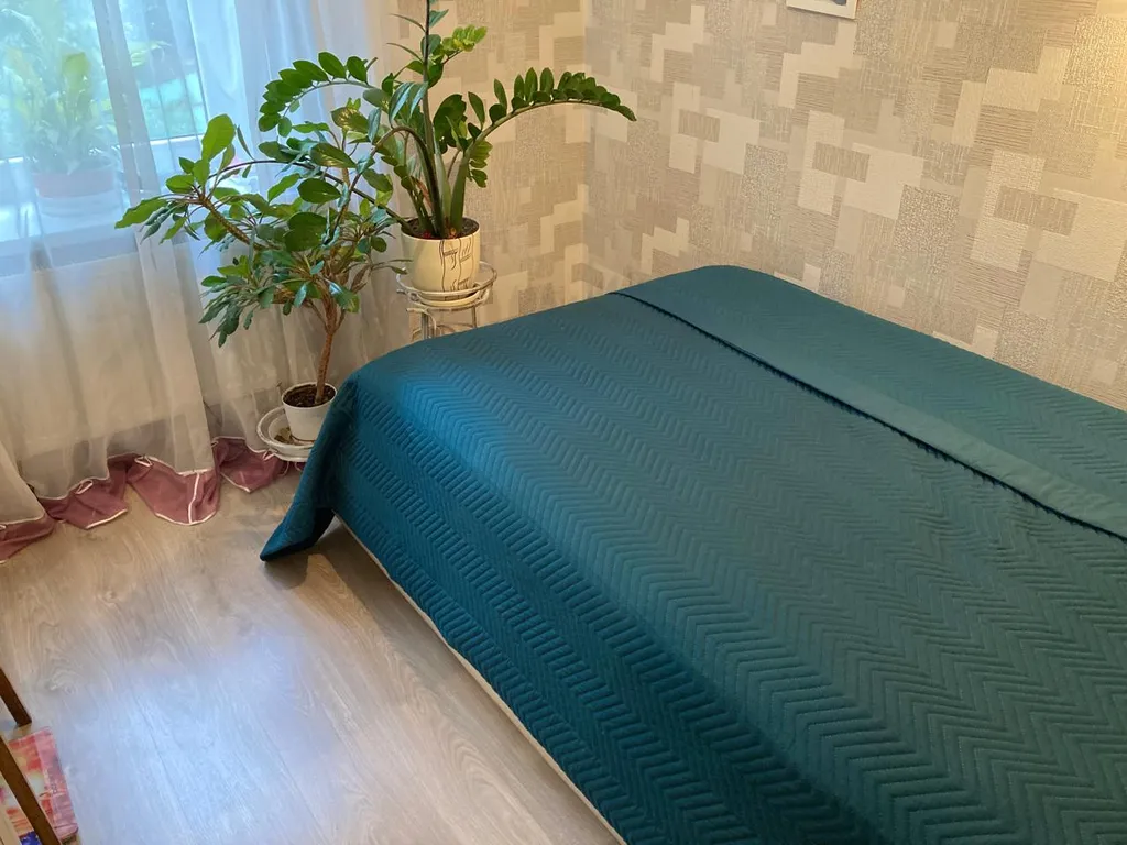 Комната в трёх комнатной квартире