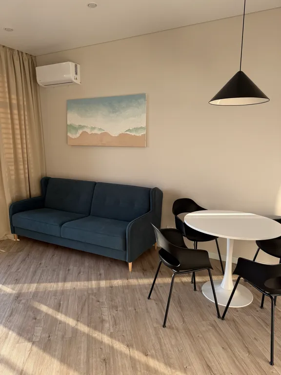 Роскошный двухкомнатный апартамент с видом на море в комплексе Атлас