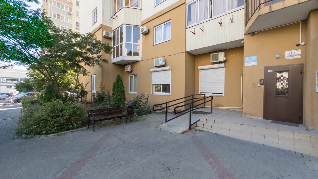 Квартира Квартира Просторная у Пионерской рощи с балконом — Новороссийск