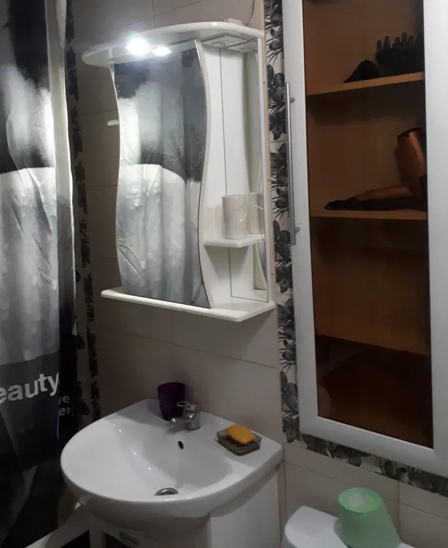 Квартира с массажным креслом в центре