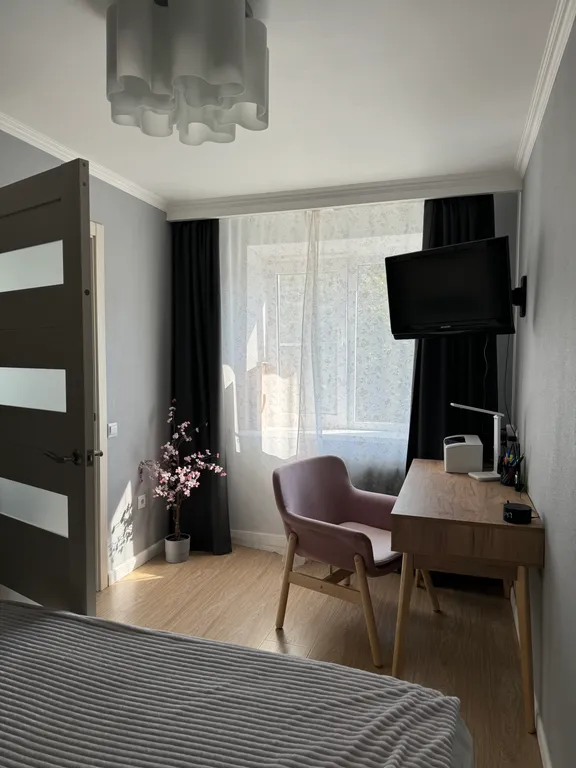 Уютная квартира с камином для отдыха с детьми и для влюбленных