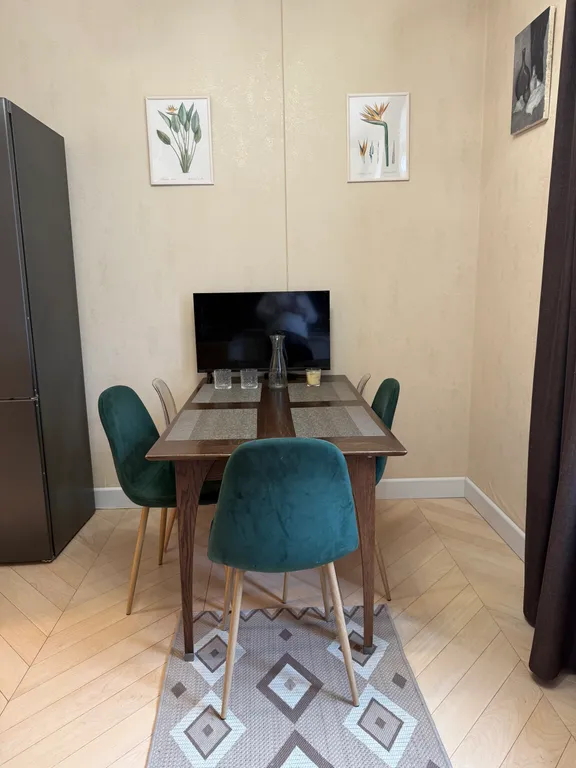 Квартира в французском стиле с видом на лес