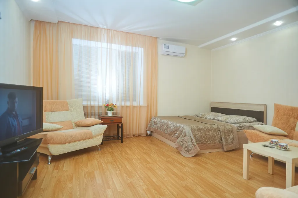 Двухкомнатная с изолированными комнатами в центре рядом с зоопарком