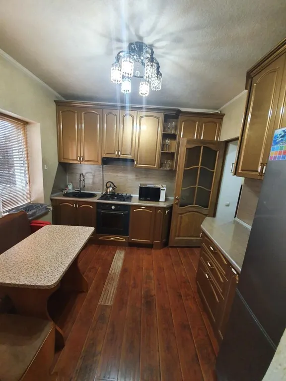 Часть дома из 3-комнат, с отдельным входом в центре курортной зоны