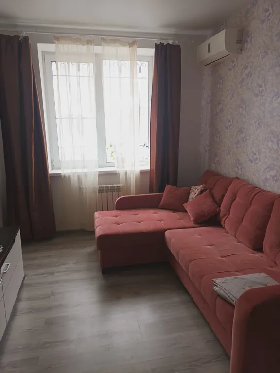 Уютная квартира в тихом районе,  ухоженная клубная территория