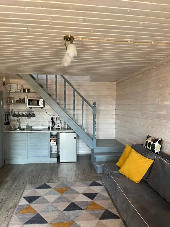 Благоустроенный дом на индивидуальной территории с видом на Байкал