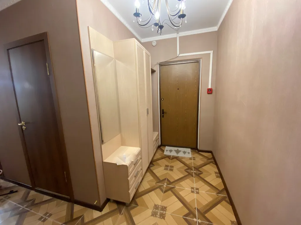 Красивая квартира с большим TV и Алисой