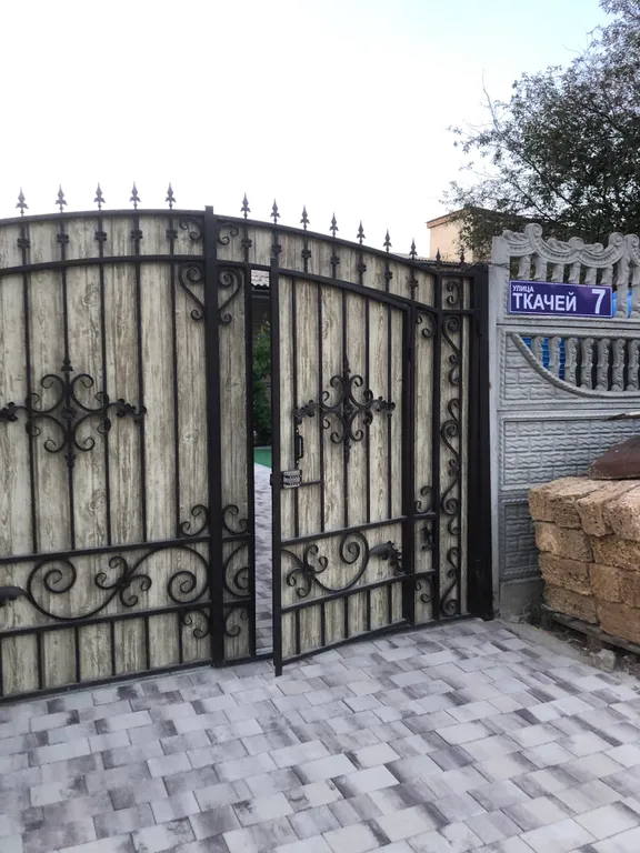 Коттедж Уютный домик в 7 минутах от моря с зеленым двориком и парковой — аренда посуточно в Судак