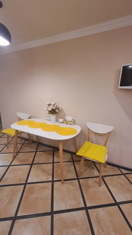 Однушка на Ленина с панорамным балконом