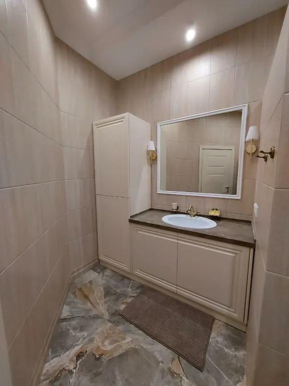 Апартамент в престижном доме на первой береговой линии