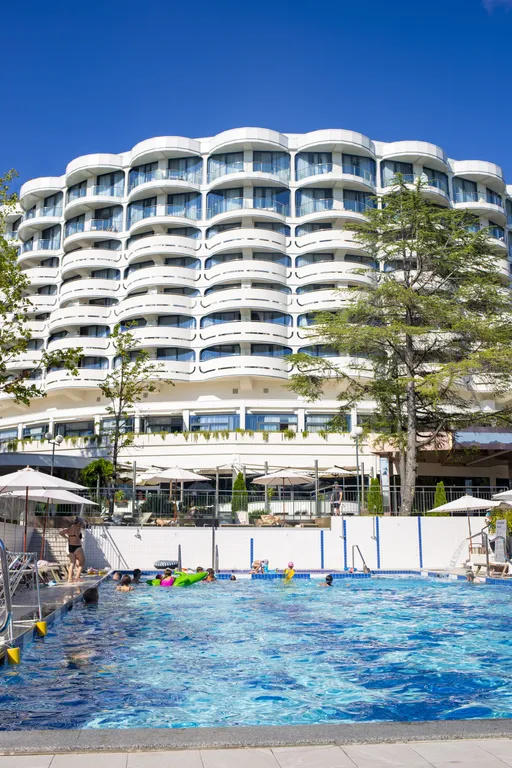 Видовой апартамент с видом на горы в апарт-отеле