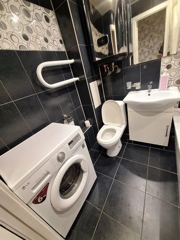 Квартира рядом с СК Юпитер и Кристалл