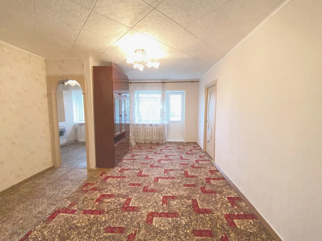 Эконом размещение в центре асбеста, жёлтый нарцисс